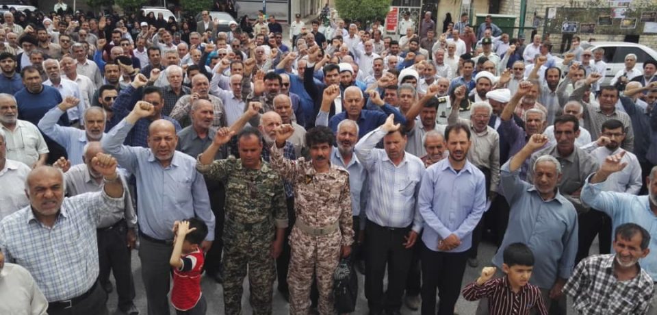 گزارش تصویری: راهپیمایی مردم کازرون پس از نماز جمعه امروز ضداستکبار/ عکس: علی و علیرضا گلچین